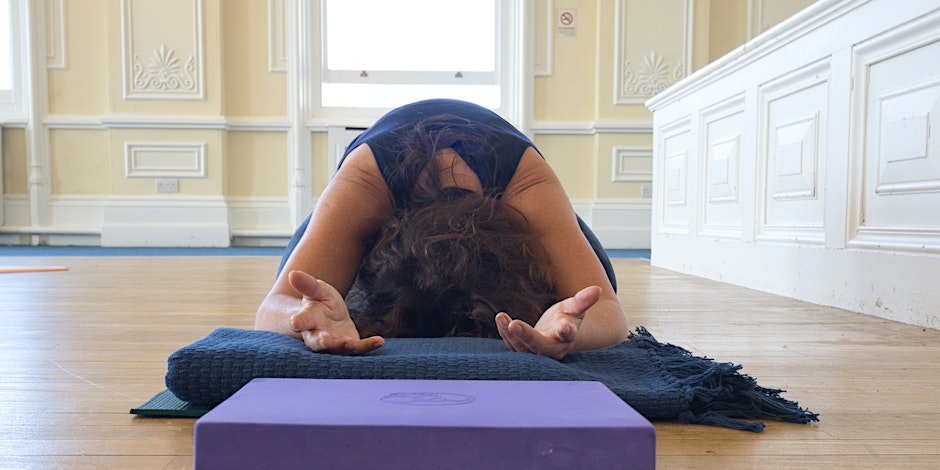 Yoga Foundations. A 6 week course for Beginners & Returners Yoga Foundations. A 6 week course for Beginners & Returners